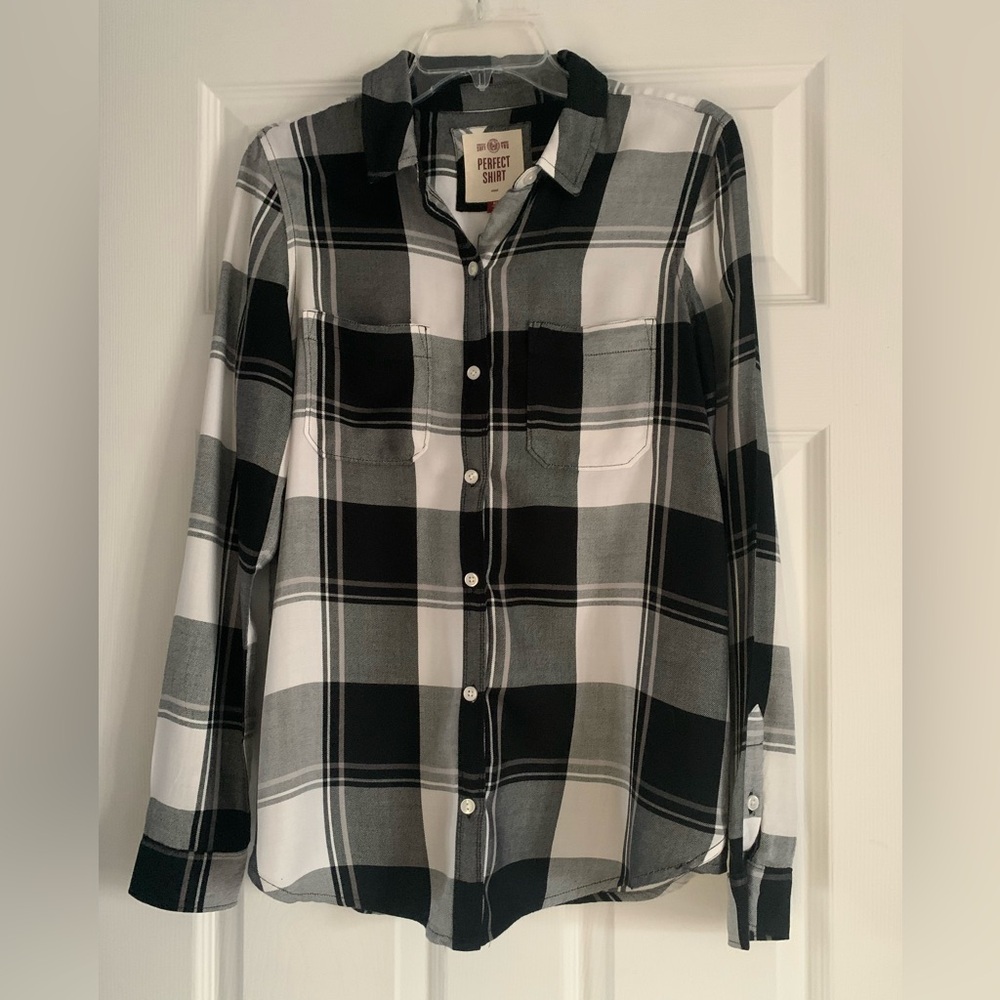 So Perfect Shirt Relaxed Plaid Flannel Rayon Button Up Womens Black White Med